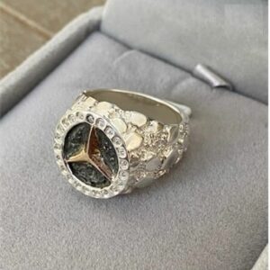 Anillo en Oro y Símbolo